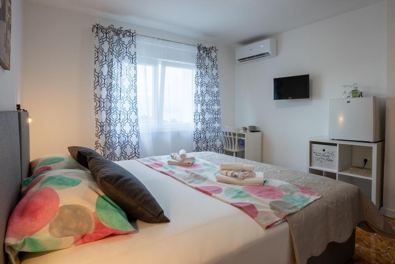 Restaurant & Rooms Nino Porat  Bagian luar foto